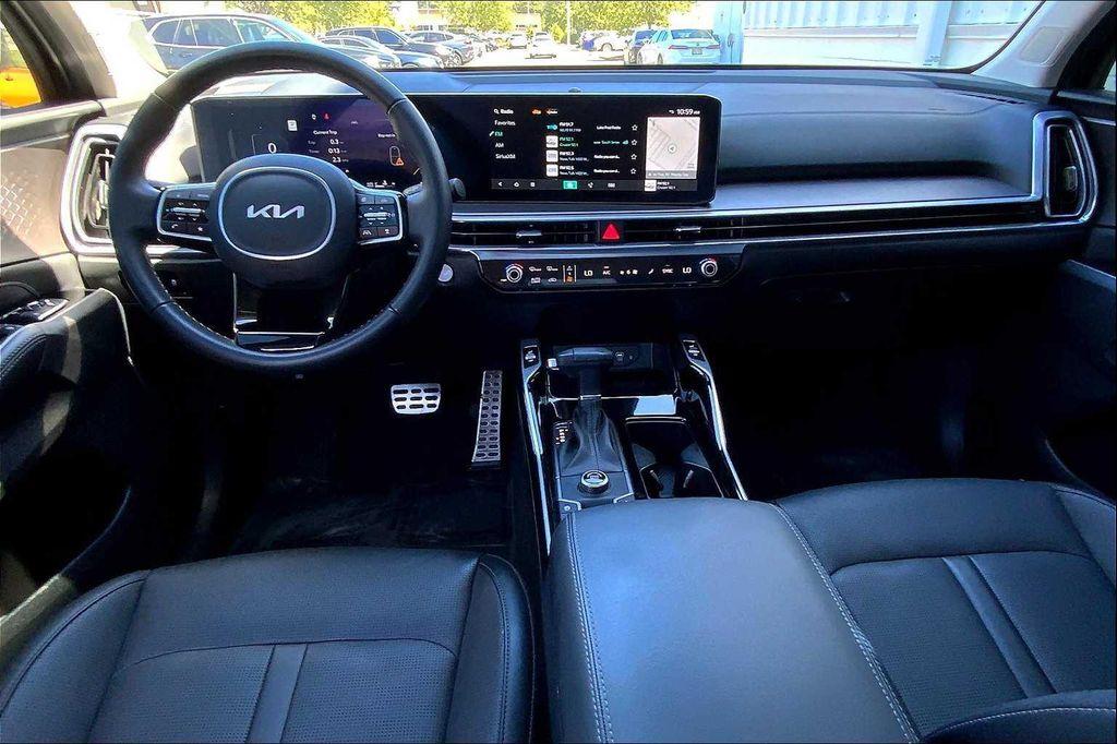 used 2025 Kia Sorento car, priced at $37,025