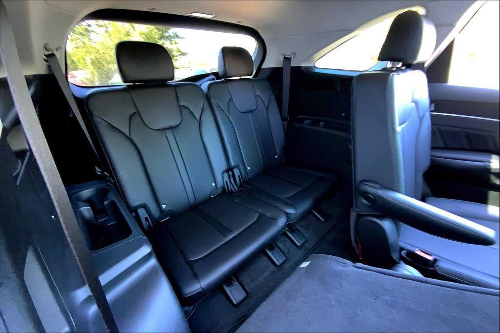 used 2025 Kia Sorento car, priced at $37,025