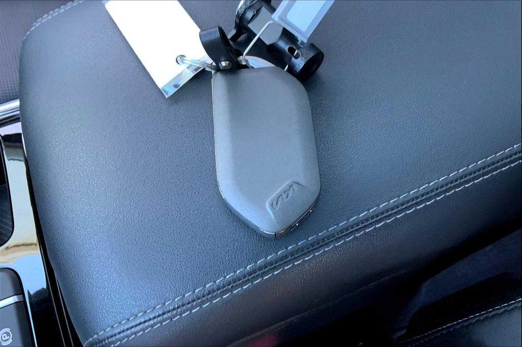 used 2025 Kia Sorento car, priced at $37,025