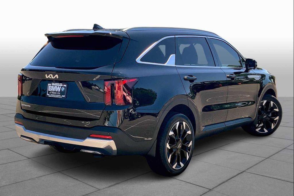 used 2025 Kia Sorento car, priced at $37,025