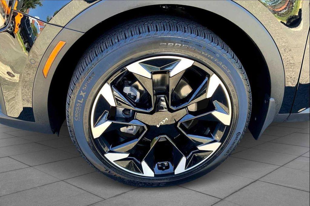 used 2025 Kia Sorento car, priced at $37,025