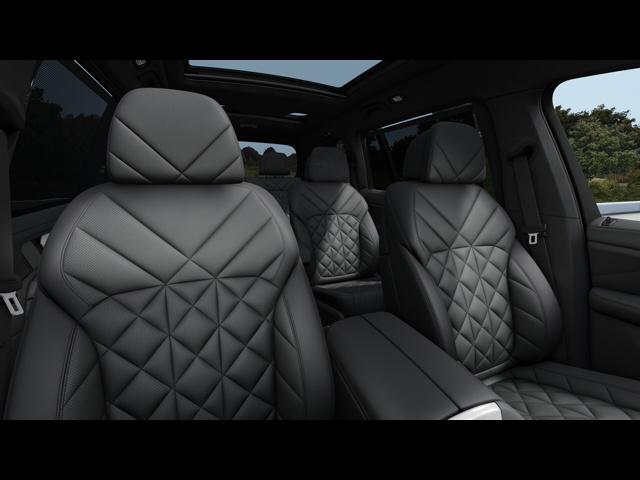 new 2025 BMW X7 car, priced at $95,770