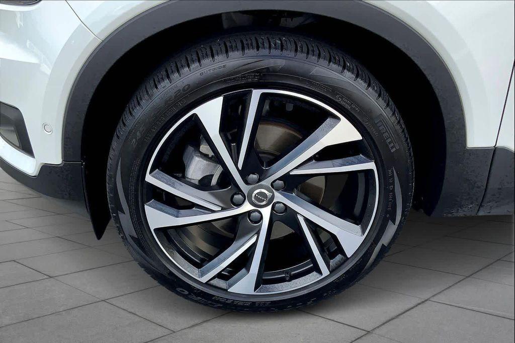 used 2022 Volvo XC40 car, priced at $28,207