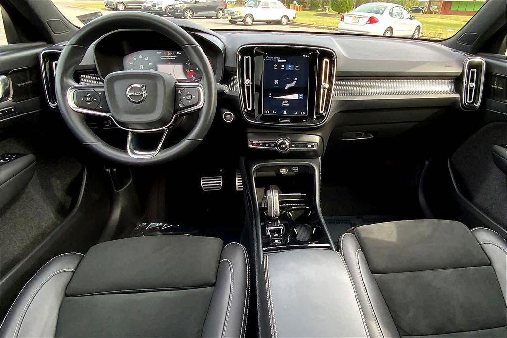 used 2022 Volvo XC40 car, priced at $28,207