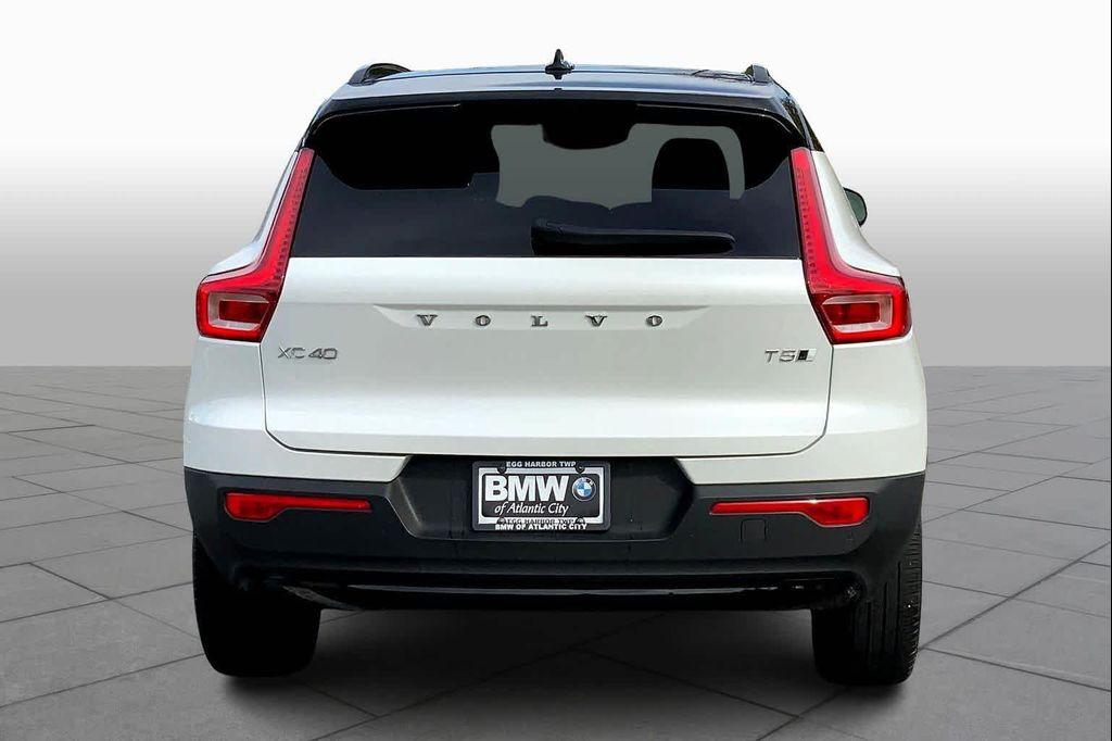 used 2022 Volvo XC40 car, priced at $28,207