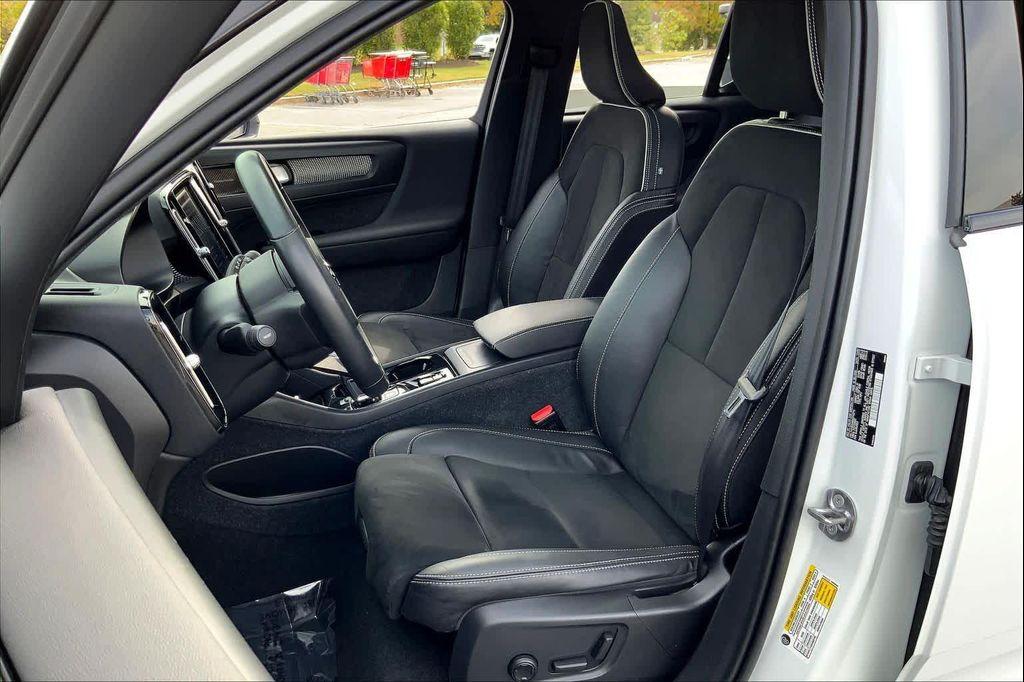 used 2022 Volvo XC40 car, priced at $28,207
