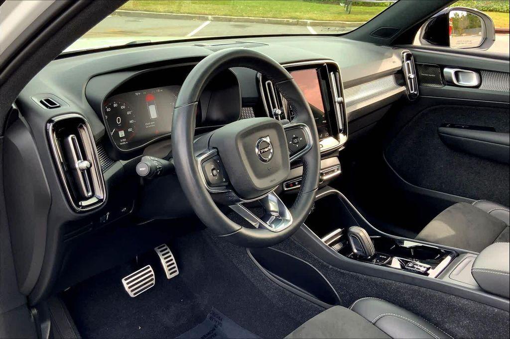used 2022 Volvo XC40 car, priced at $28,207