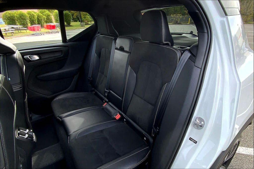 used 2022 Volvo XC40 car, priced at $28,207