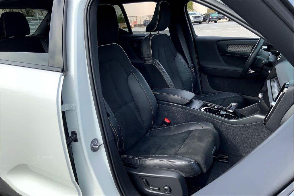 used 2022 Volvo XC40 car, priced at $28,207