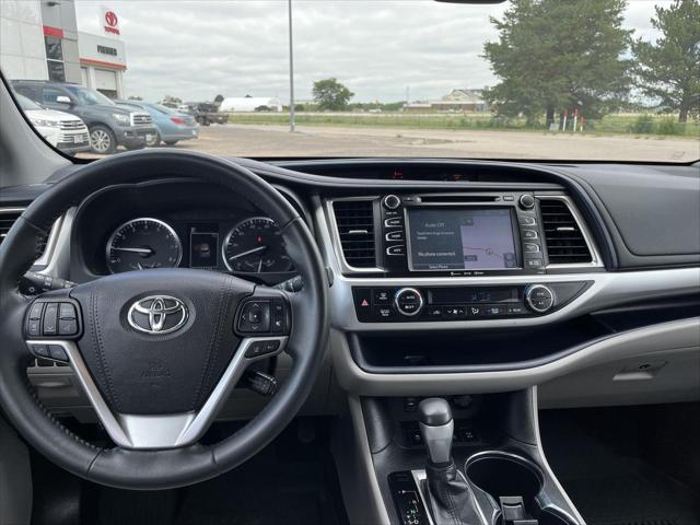 used 2019 Toyota Highlander car, priced at $26,672