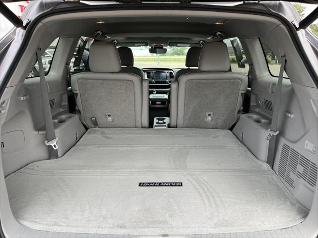 used 2019 Toyota Highlander car, priced at $26,672