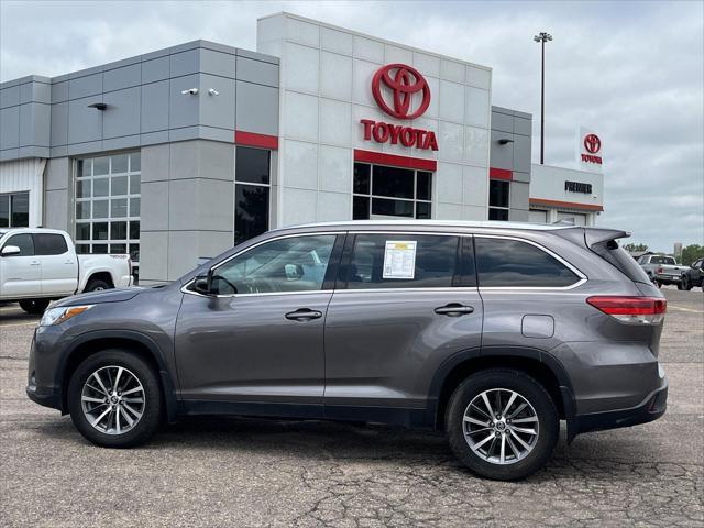 used 2019 Toyota Highlander car, priced at $26,672
