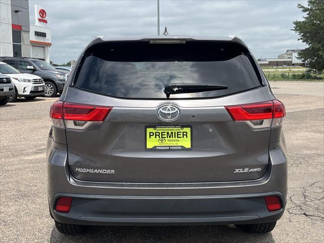 used 2019 Toyota Highlander car, priced at $26,672
