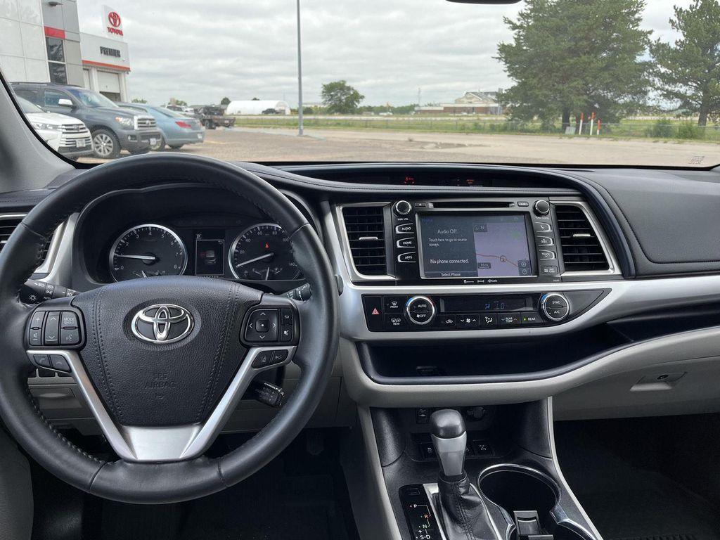 used 2019 Toyota Highlander car, priced at $25,986
