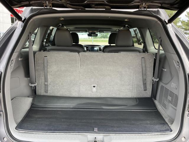 used 2019 Toyota Highlander car, priced at $26,672