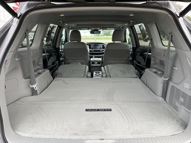 used 2019 Toyota Highlander car, priced at $26,672