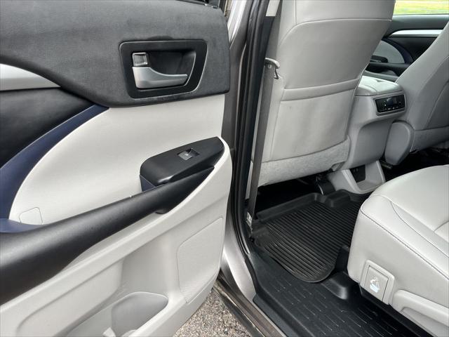 used 2019 Toyota Highlander car, priced at $26,672