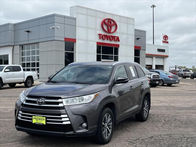 used 2019 Toyota Highlander car, priced at $26,672