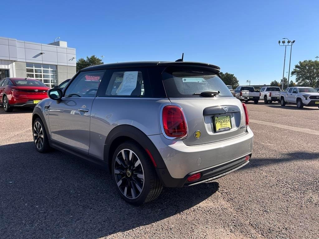 used 2024 MINI SE Hardtop car, priced at $28,964