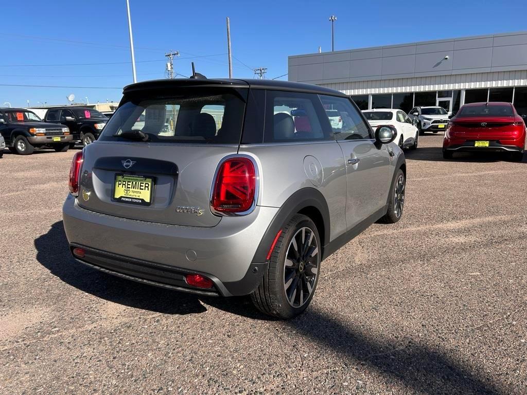 used 2024 MINI SE Hardtop car, priced at $28,964