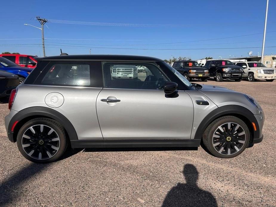 used 2024 MINI SE Hardtop car, priced at $28,964