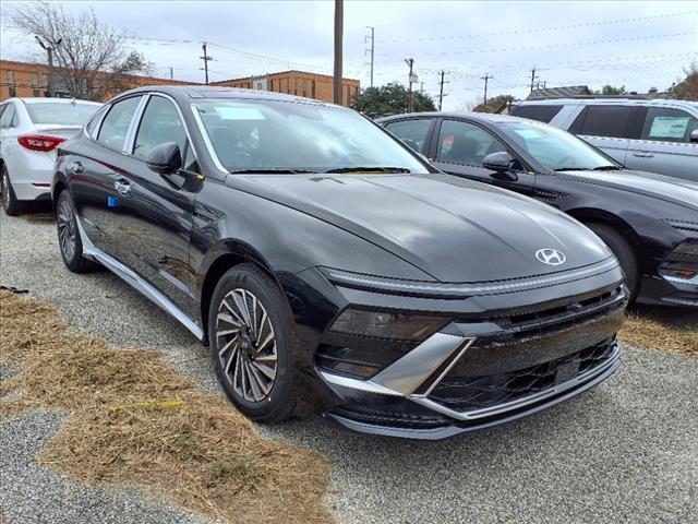 new 2025 Hyundai Sonata Hybrid car, priced at $39,150