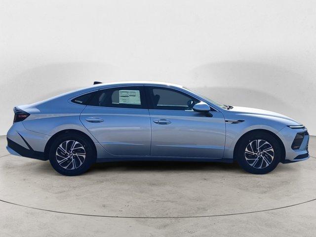 new 2026 Hyundai Sonata Hybrid car, priced at $30,535