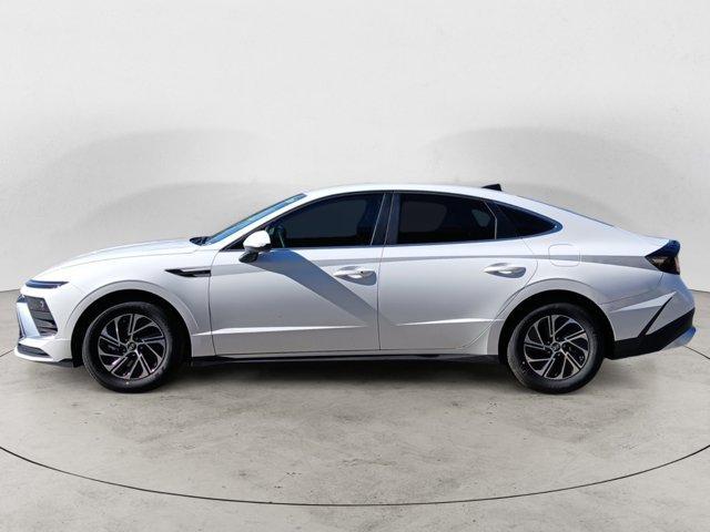 new 2026 Hyundai Sonata Hybrid car, priced at $31,035