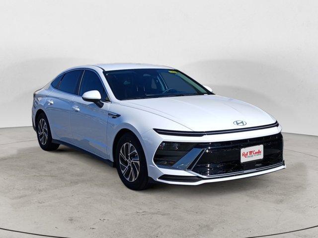 new 2026 Hyundai Sonata Hybrid car, priced at $31,035