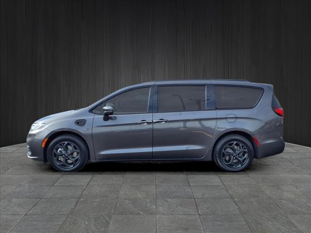 used 2021 Chrysler Pacifica Hybrid car, priced at $27,437