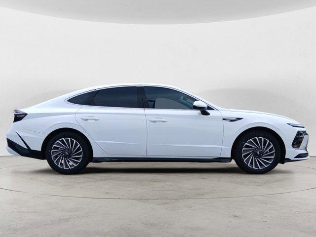 new 2025 Hyundai Sonata Hybrid car, priced at $33,743