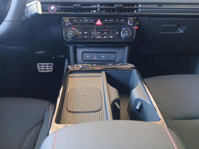 new 2025 Hyundai TUCSON Hybrid car, priced at $40,450