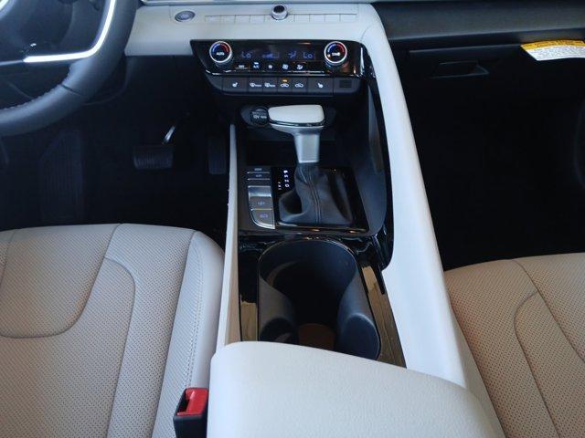 new 2025 Hyundai Elantra car, priced at $28,660