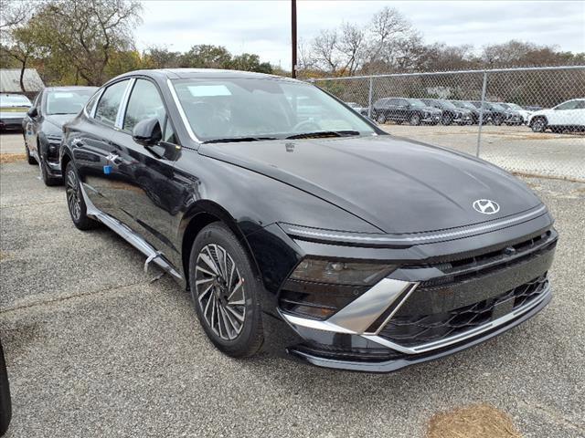 new 2025 Hyundai Sonata Hybrid car, priced at $39,130