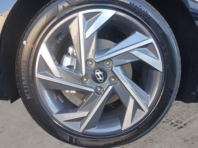 new 2025 Hyundai Elantra car, priced at $25,115