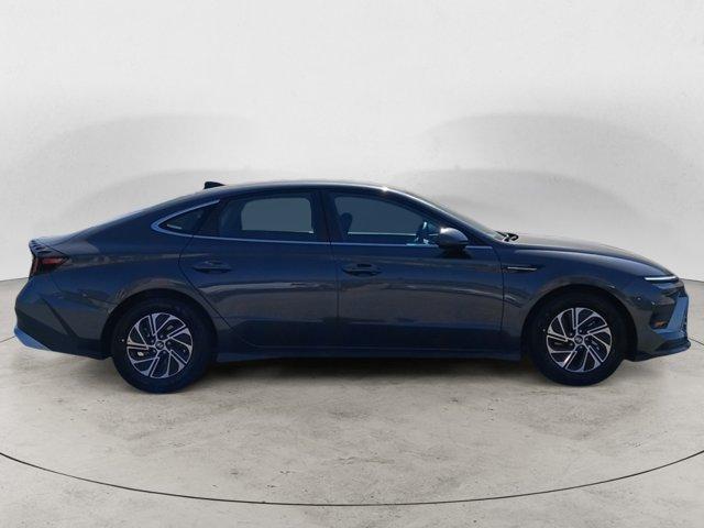 new 2026 Hyundai Sonata Hybrid car, priced at $30,535