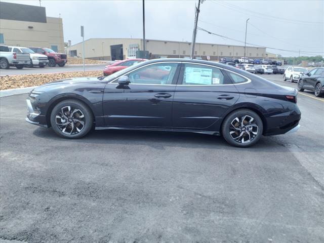 new 2024 Hyundai Sonata car, priced at $30,610