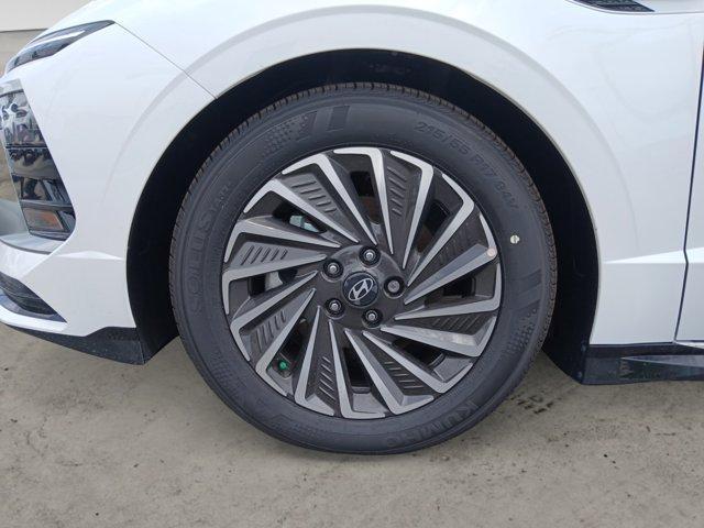 new 2025 Hyundai Sonata Hybrid car, priced at $33,580