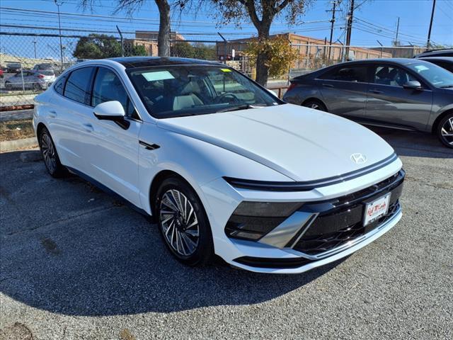 new 2025 Hyundai Sonata Hybrid car, priced at $39,600