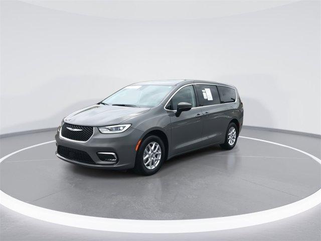 used 2023 Chrysler Pacifica car, priced at $28,875