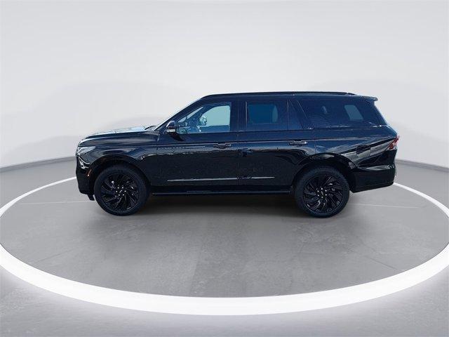 new 2025 Lincoln Navigator car, priced at $106,025