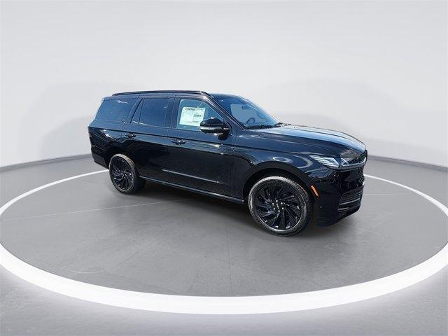 new 2025 Lincoln Navigator car, priced at $106,025