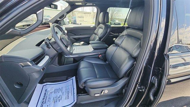 new 2025 Lincoln Navigator car, priced at $106,025