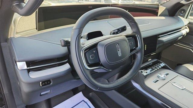 new 2025 Lincoln Navigator car, priced at $106,025