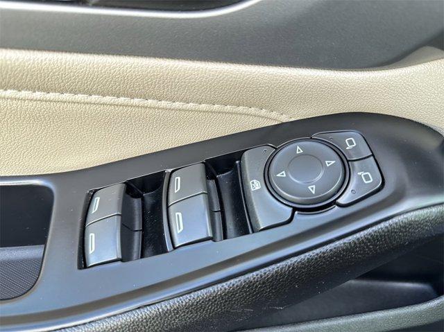 used 2023 Chevrolet Traverse car, priced at $26,600