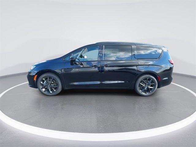 used 2024 Chrysler Pacifica car, priced at $37,899