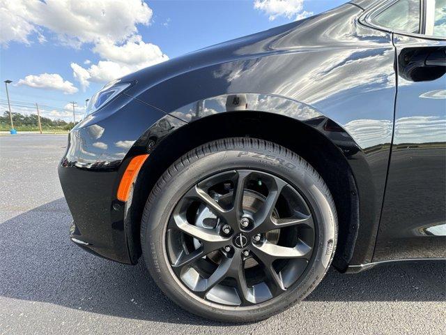 used 2024 Chrysler Pacifica car, priced at $37,899