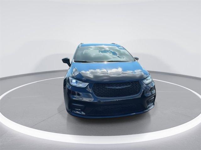 used 2024 Chrysler Pacifica car, priced at $37,899