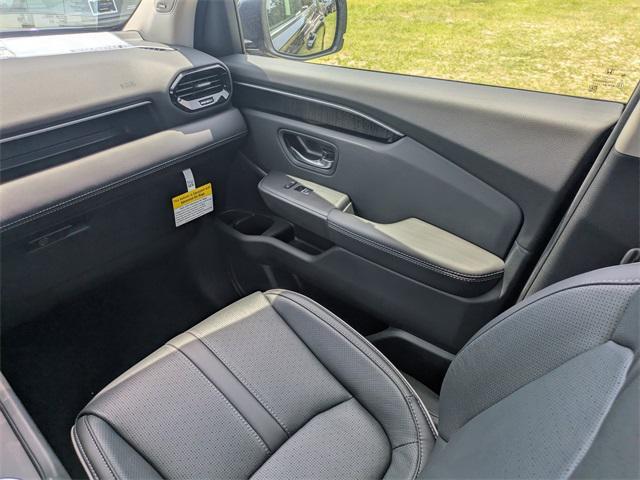 new 2025 Honda Pilot car, priced at $54,010