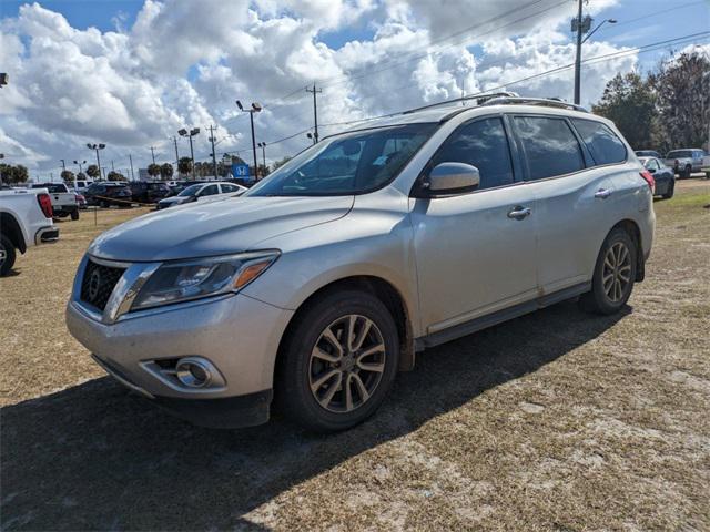 used 2015 Nissan Pathfinder car, priced at $7,556